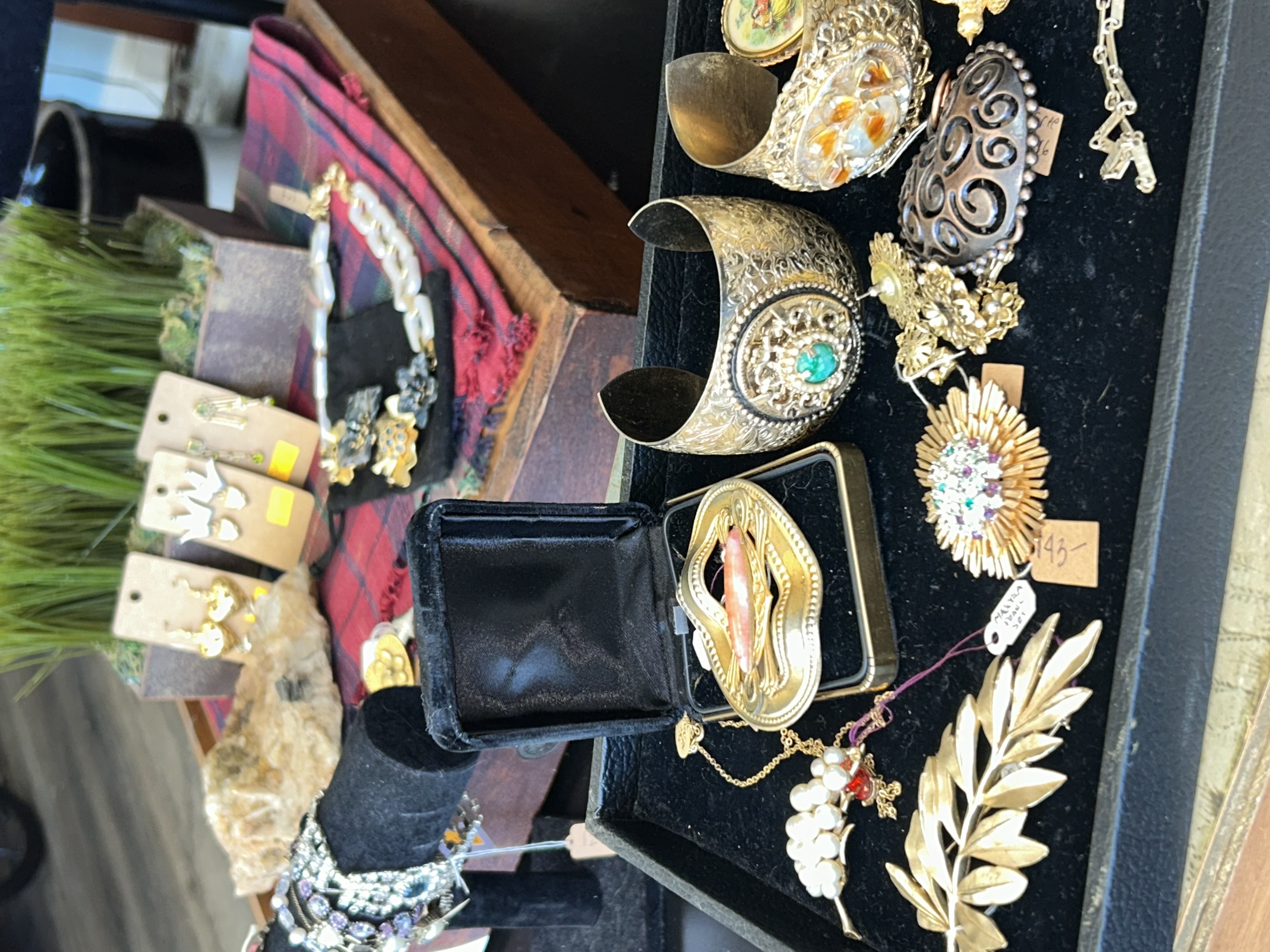 dishfunctional store interior jewelry