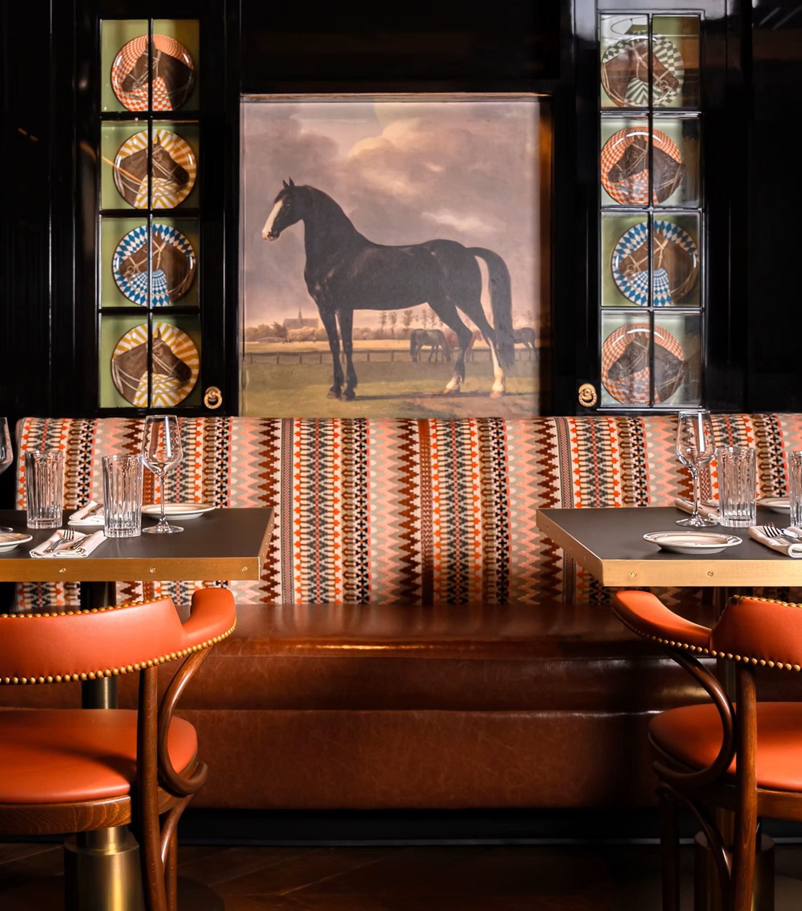 Triple Crown Restaurant Decor