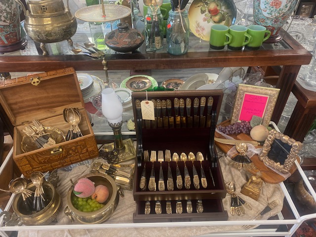 dishfunctional store interior display