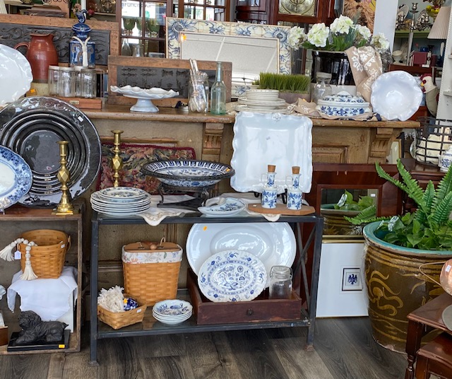 dishfunctional antique shop