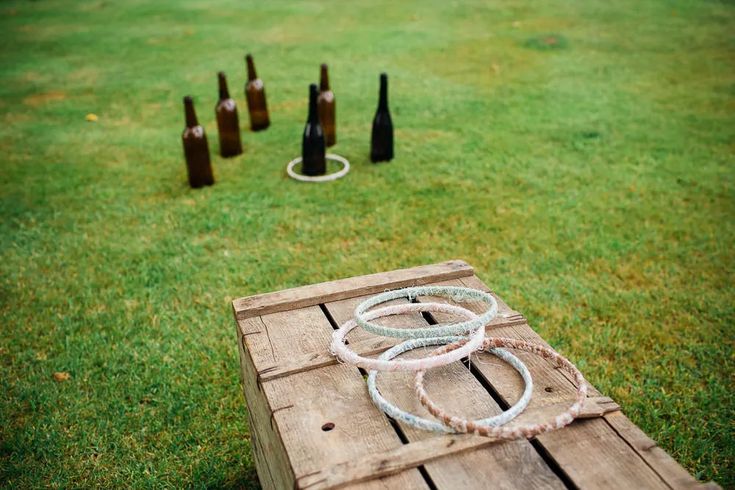 Outdoor ring toss game